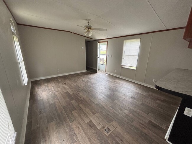 Photo - 143 Yarbro Rd