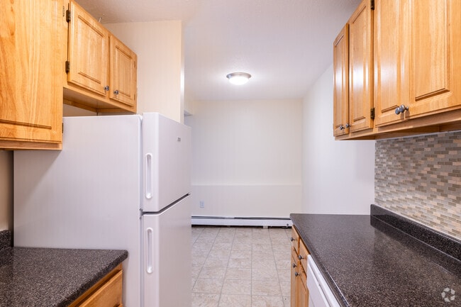 2HAB, 1BA - 850 ft² - Stoney Brook Village