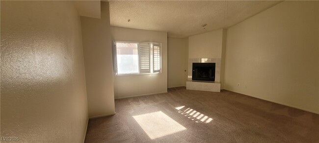 Building Photo - 2995 E Sunset Rd Unit 103