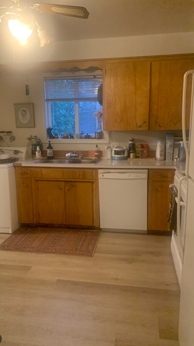 Photo - 209 W 5th St Unit 209