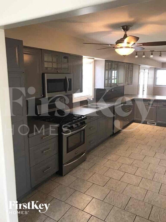 Photo - 1023 Bothwell Ct