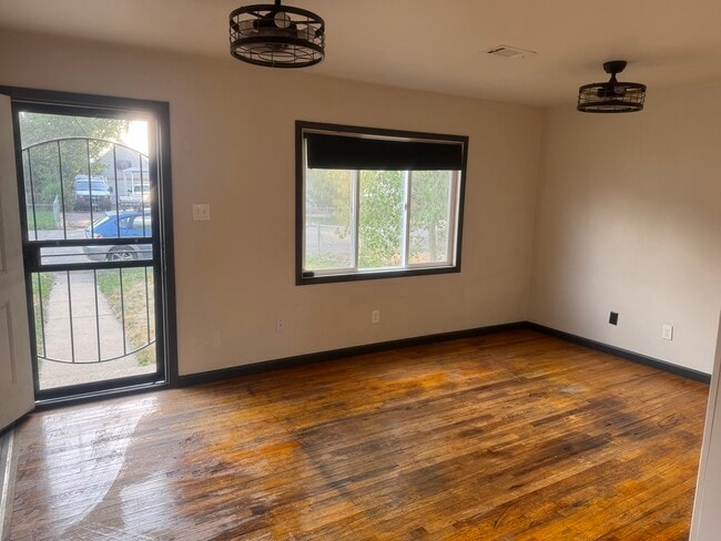 Photo - 5210 Ingalls St