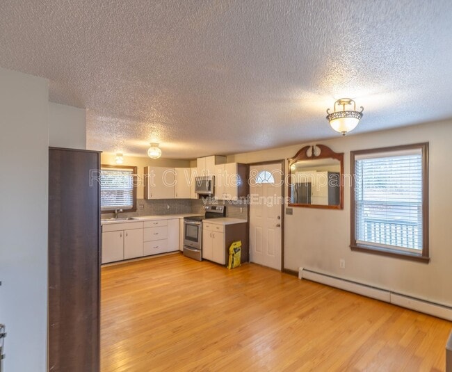 Photo - 190 S Windham Rd