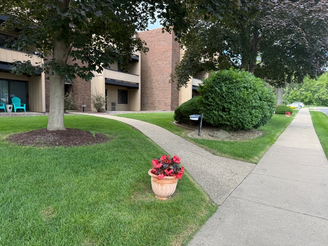 Building Photo - 2408 W Pasmoso Dr Rental