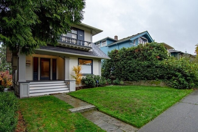 Photo - 1250 16th Ave E