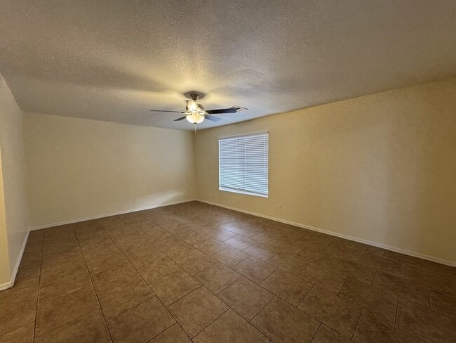 Photo - 5517 W Roma Ave