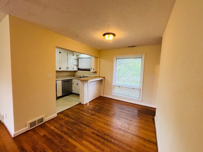 Photo - 709 Barringer Dr