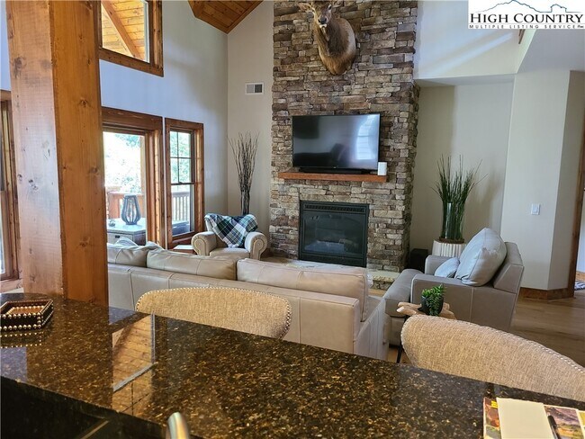 Photo - 135 Wapiti Wy