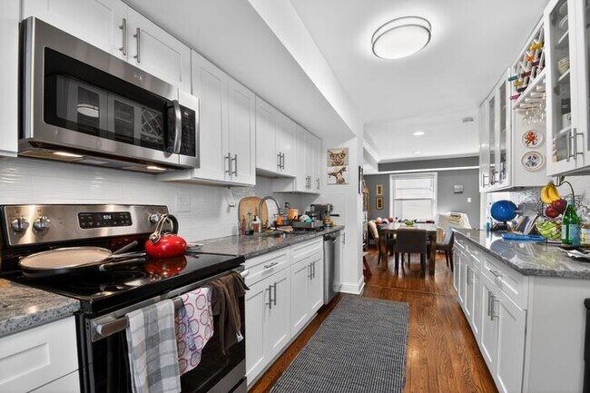 Photo - 816 Geranium St NW