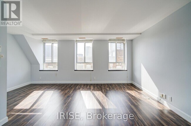 Photo - 135 Maitland St Unit 504