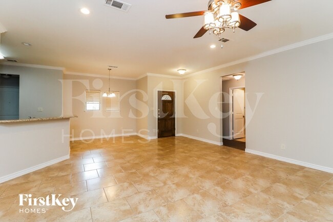 Photo - 2010 Lindentree Dr