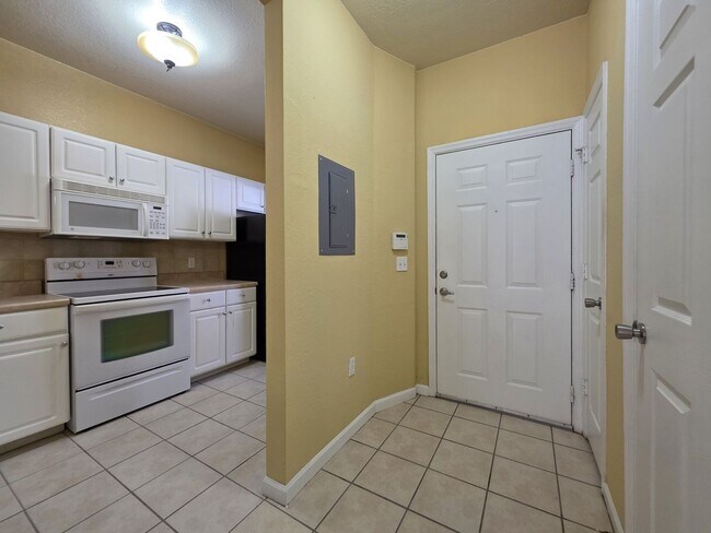 Photo - FOR RENT, 2 bedroom 2.5 bathroom townhouse