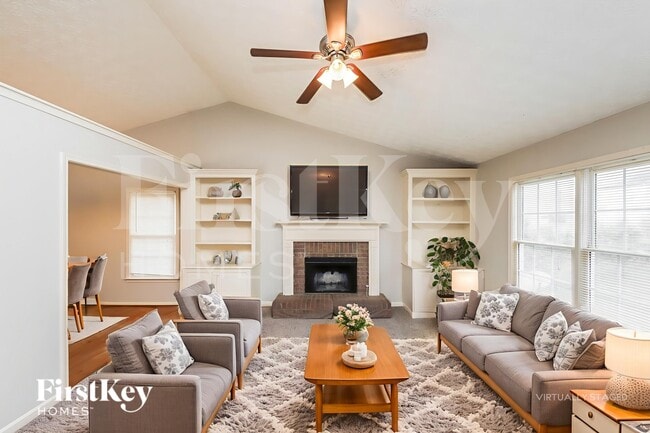 Photo - 452 Maplewood Ln