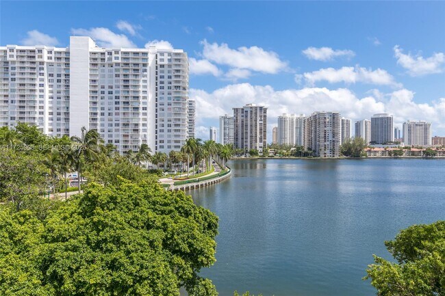 Building Photo - 2780 NE 183rd St Unit 1203