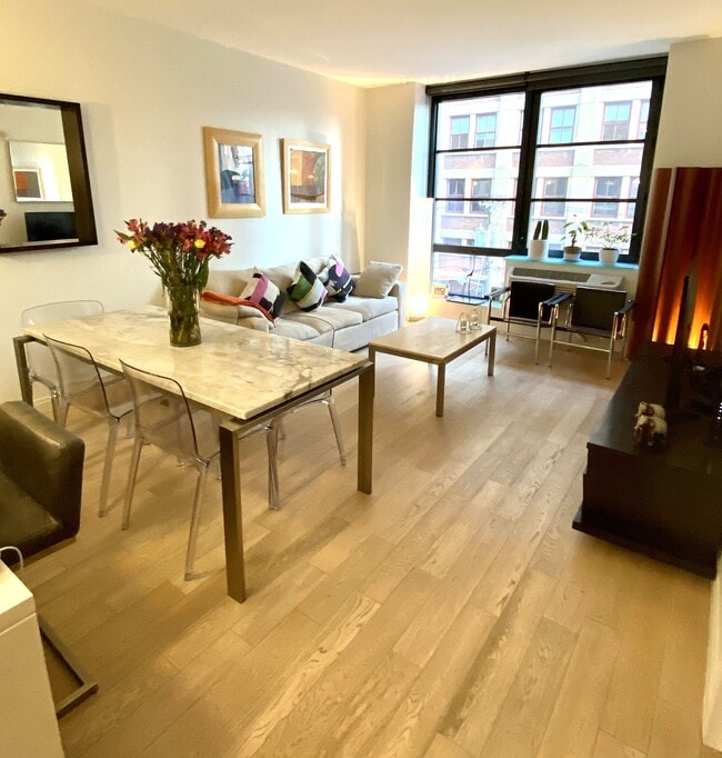 Building Photo - 160 1st St Unit 406 Rental