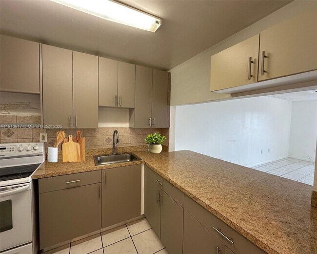 Photo - 11307 SW 200th St Unit 305-B