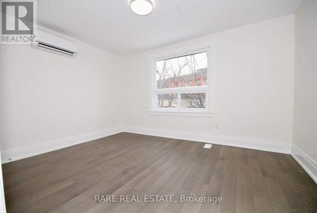 Photo - 781 Dovercourt Rd