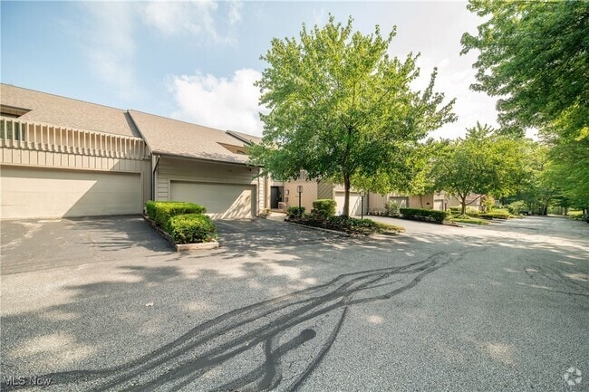 Building Photo - 5751 SOM Center Road Rental