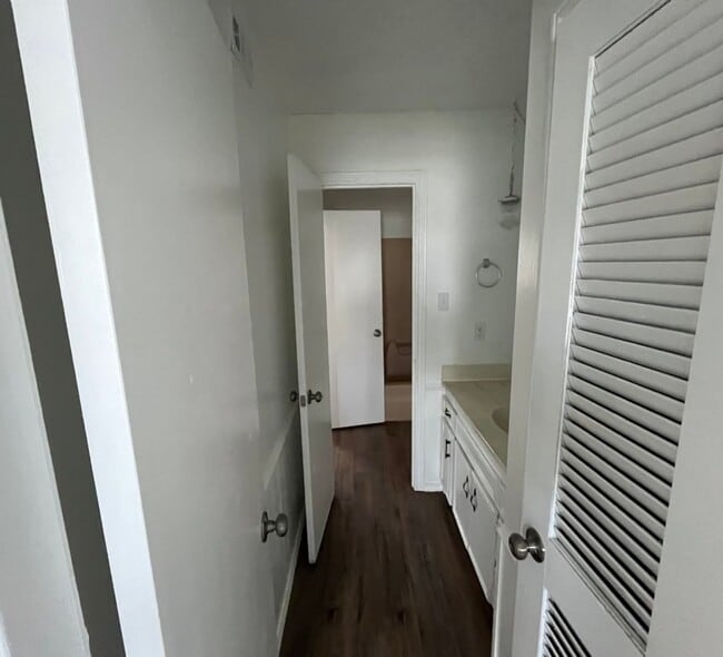 Photo - 2101 51st St