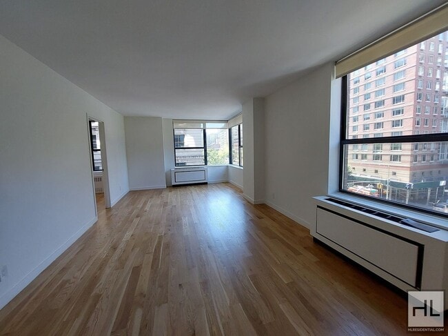 W 87th St - W 87th St Apartment Unit 4J