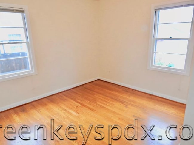 Photo - 7224 N Omaha Ave