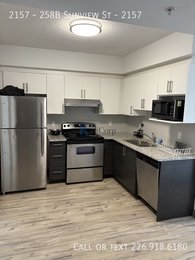 Photo - 258B-258B Sunview St