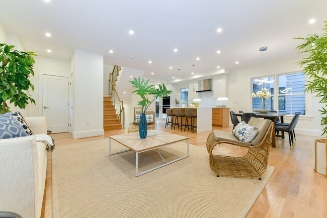 Photo - 234 Chestnut St