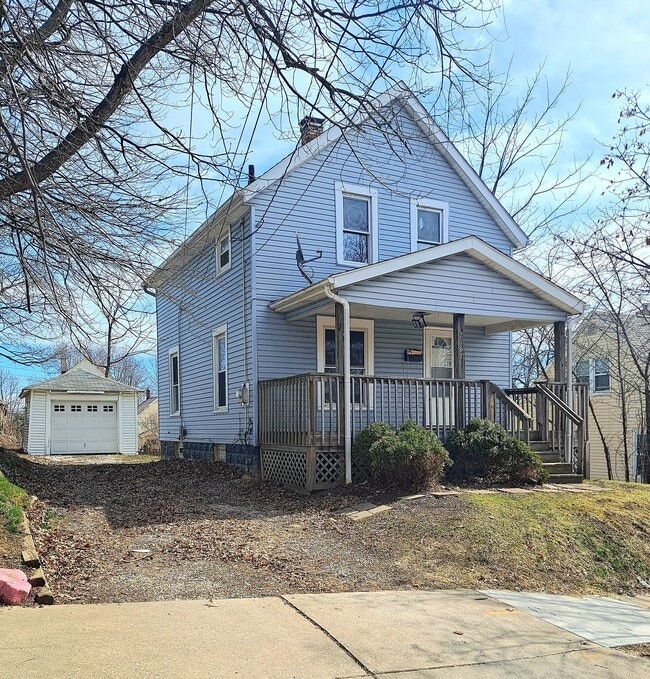 Photo - 2157 10th St SW