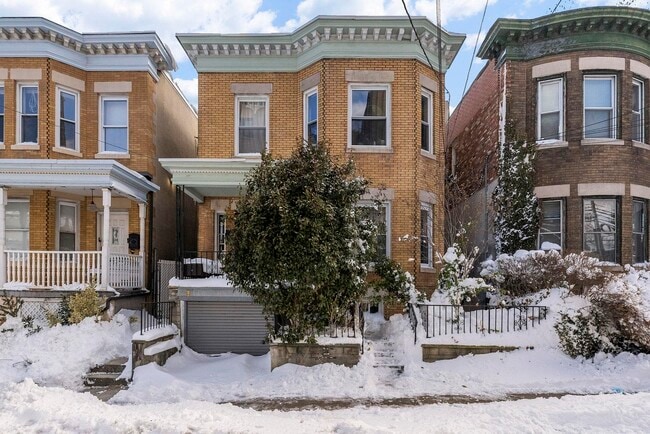 Building Photo - 20 Webster Ave Unit 1