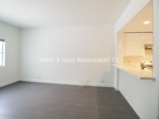 Photo - 730 W 4th St Unit #313