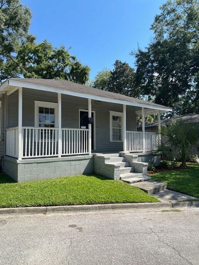 Photo - 904 Moray St