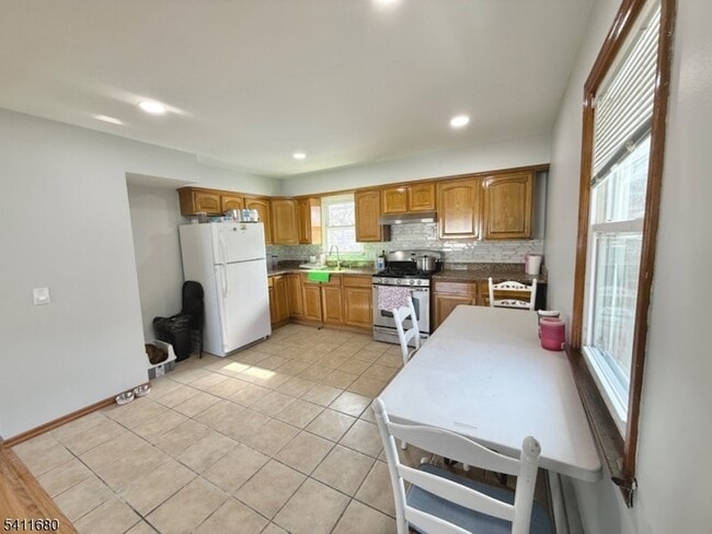 Photo - 30 Cottage Pl