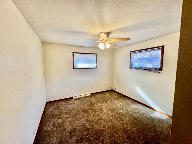 2714 S 11th Pl