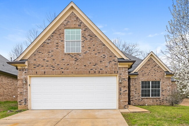Building Photo - 7852 Ridgedale Dr