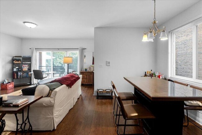 Photo - 3 bedroom in Chicago IL 60647 Unidad 1