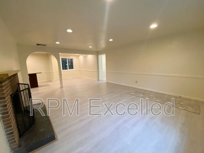 Photo - 3216 S 208th St