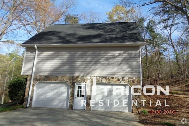 Building Photo - 2310 Mills Wood Run Rental