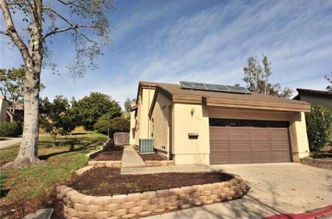 Spacious and Bright Escondido Home - Spacious and Bright Escondido Home