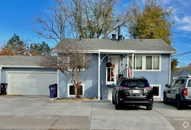 Building Photo - 6205 E Ohio Ave Unit C Rental