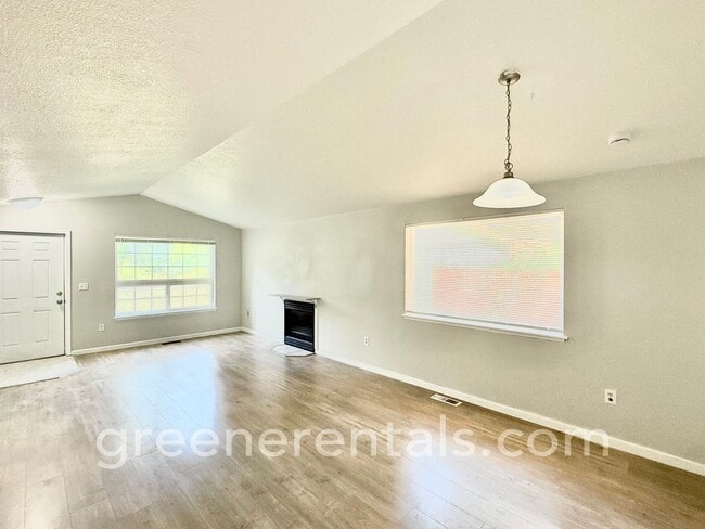 Photo - 3BR/2BA Rambler in Nisqually Pines with Co...