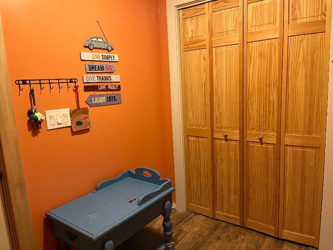 Photo - 1087 N Hoosac Rd