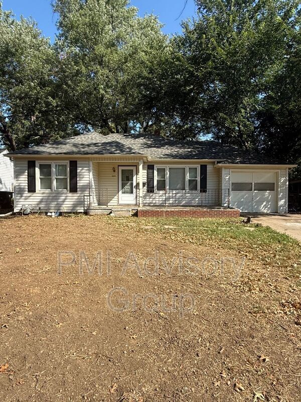 Building Photo - 3234 SW Sena Dr