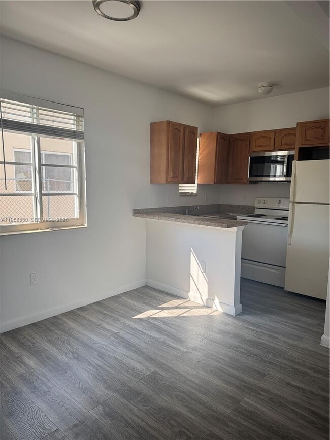 Photo - 7130 Rue Versailles Dr Unit 4