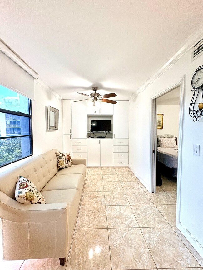 Photo - 20500 W Country Club Dr Unit 410