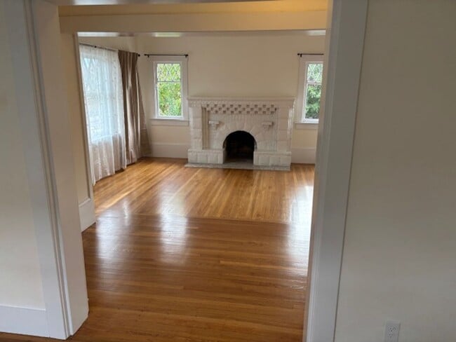 Photo - Beautiful Centrally Located Rockridge Craftsman!