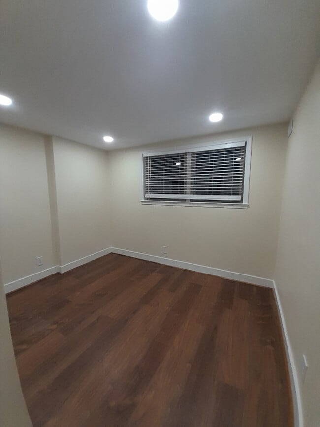 Photo - 6036 Westchester Park Dr Unidad T2