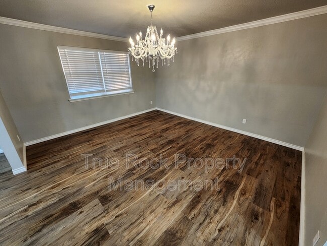 Photo - 204 S Morrison Dr