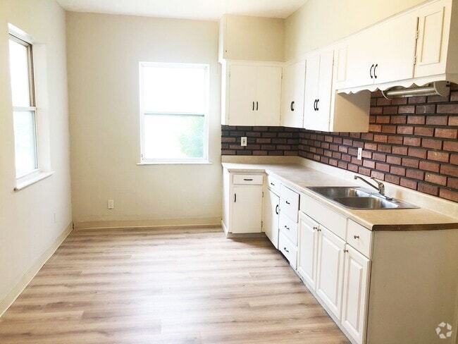 Building Photo - 7402 Park Ave Unit 1 Rental