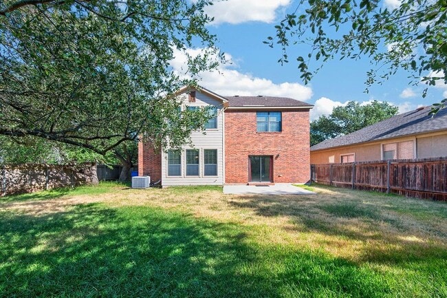 Building Photo - 2200 Ezra Ct