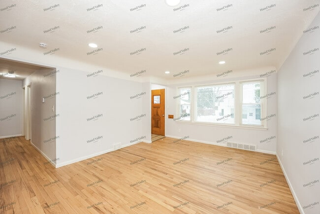 Photo - 1400 Francis Ct